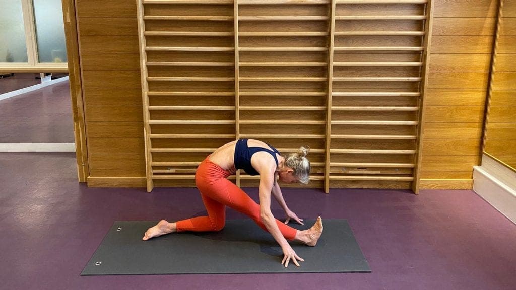 stretching with suz 4 sf studios london